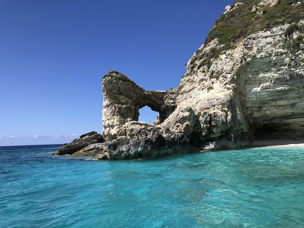 tria adelphia travel paxos image